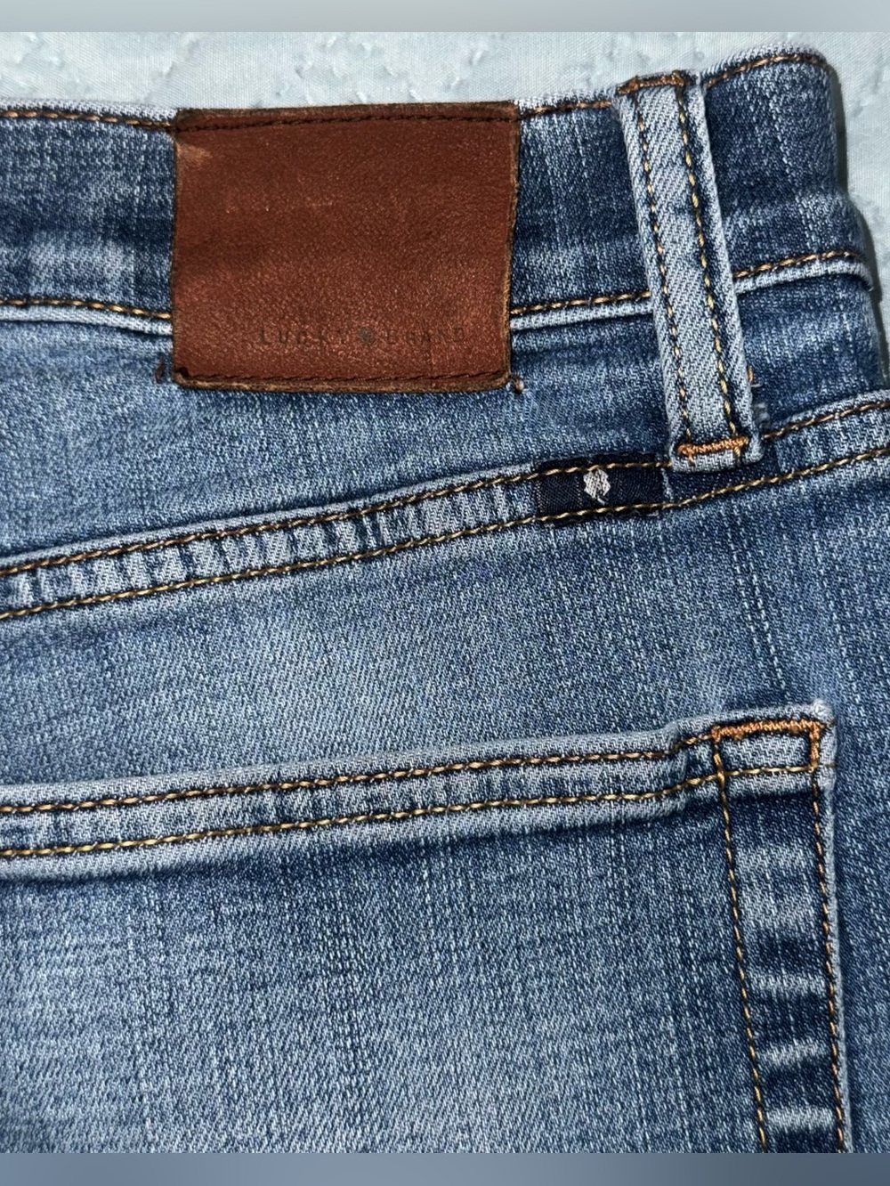 Lucky Brand 221 Original Straight Jeans Distressed Pockets Men’s 33x32 - Picture 5 of 12